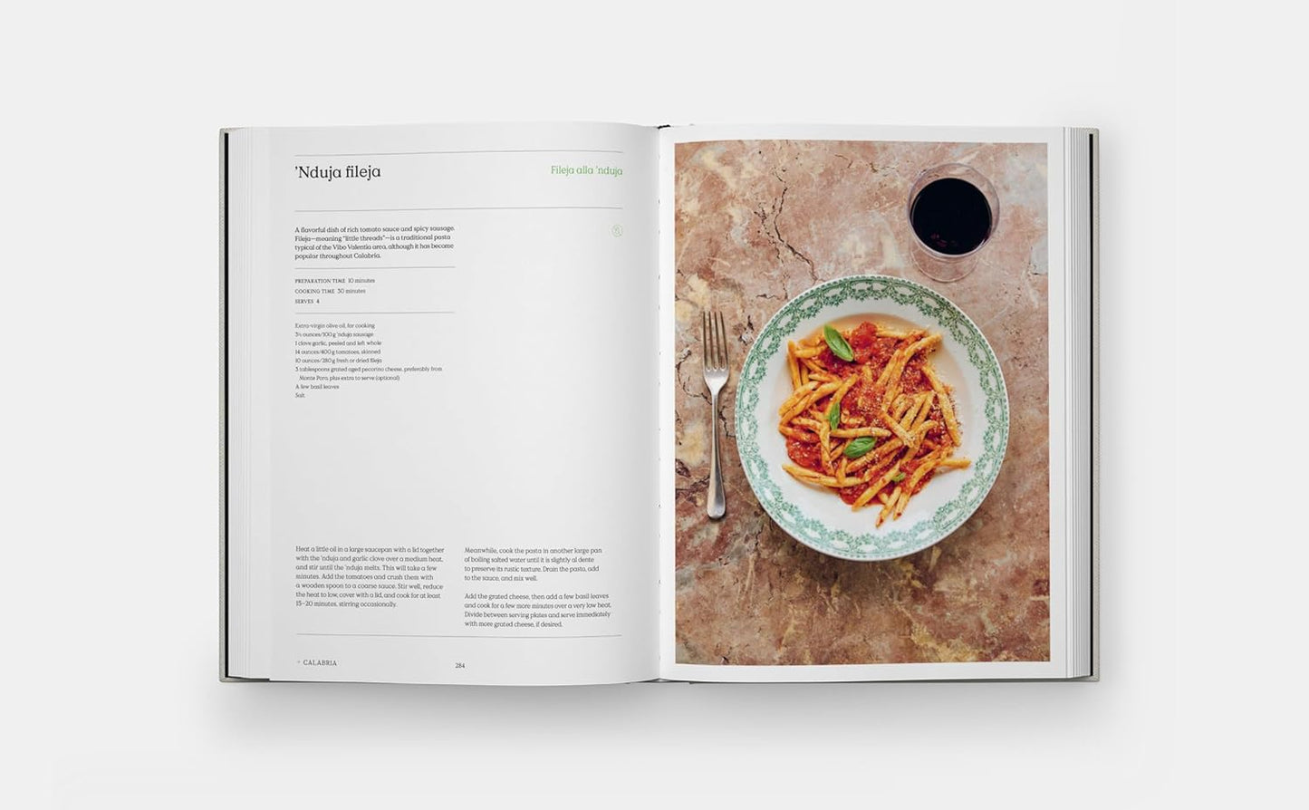 The Regional Italian Cookbook - Recipes from The Silver Spoon