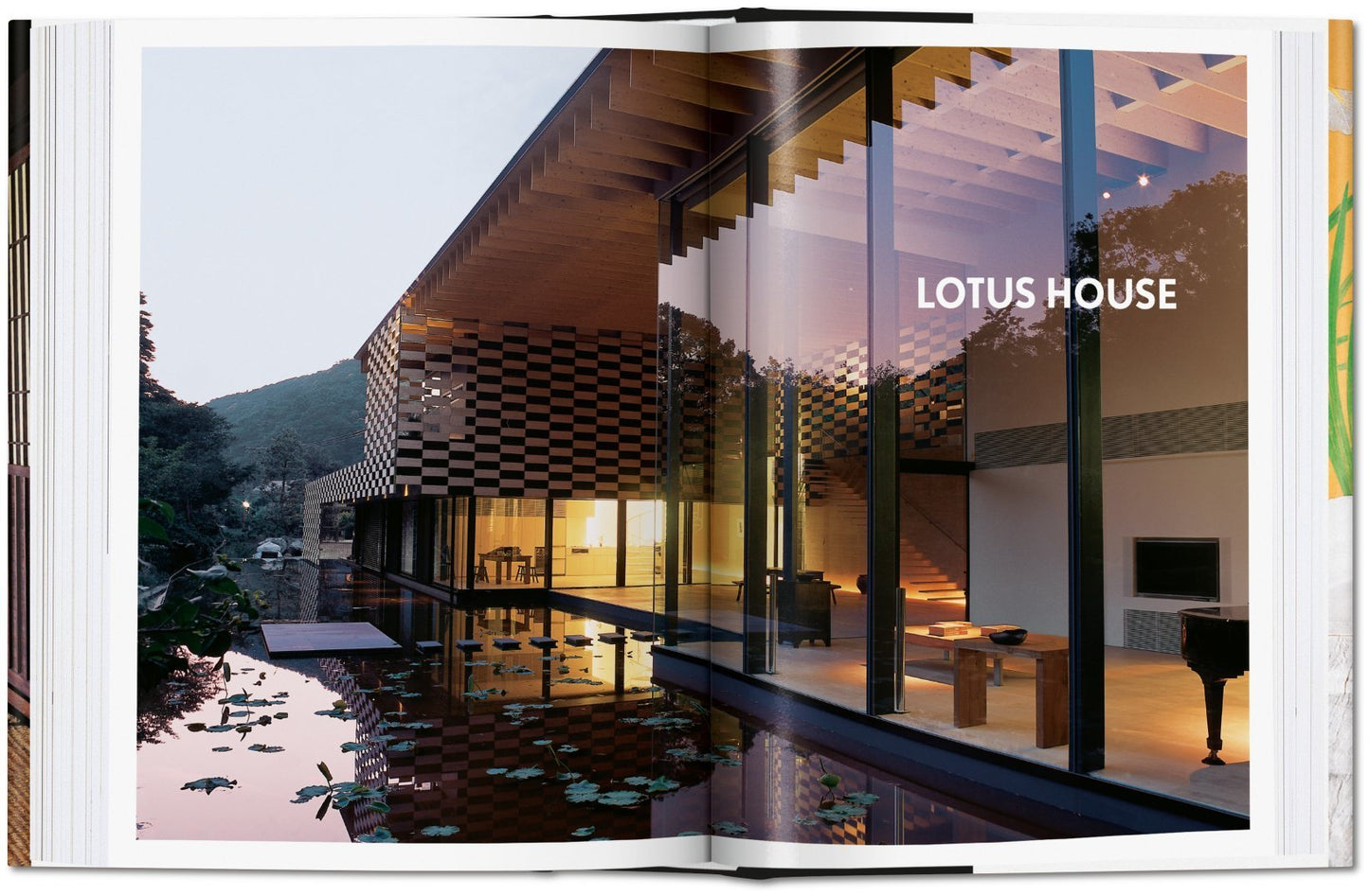 Living in Japan - 40th Edt.