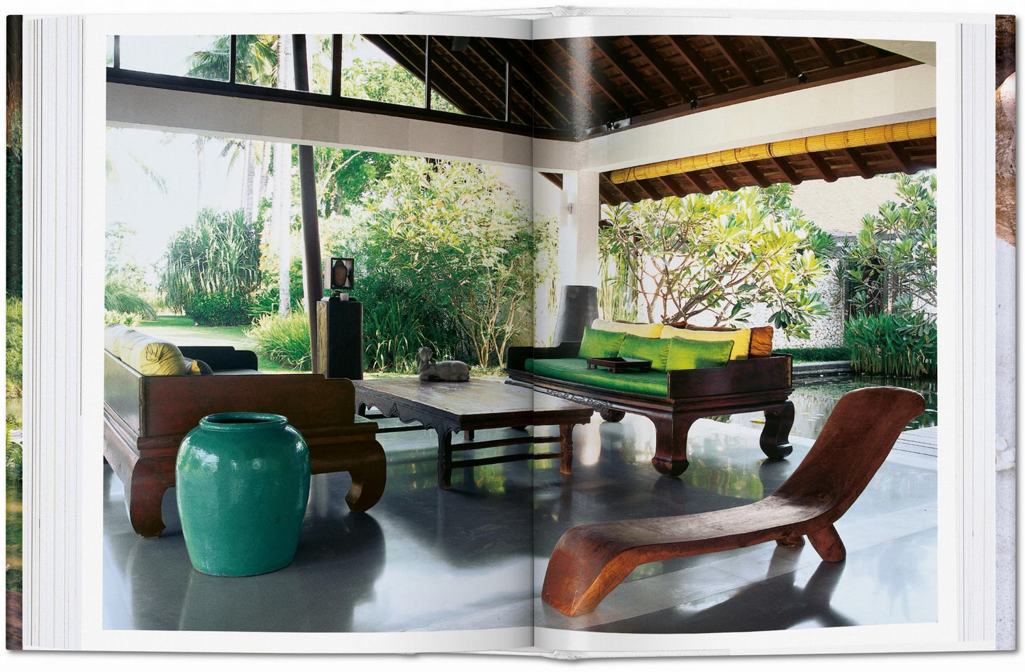 Living in Bali. 40th Edt.