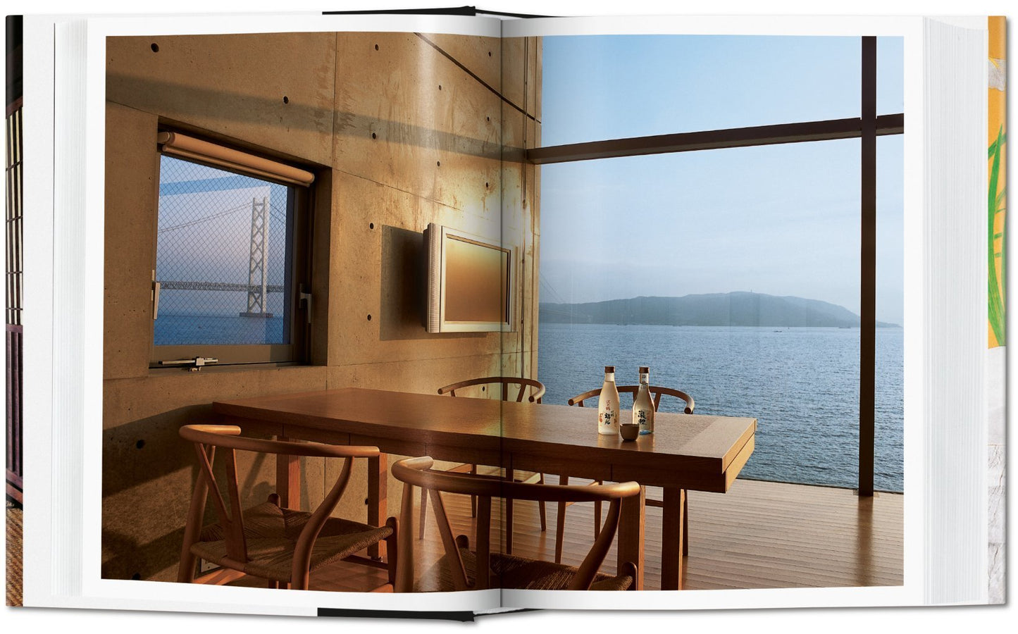 Living in Japan - 40th Edt.